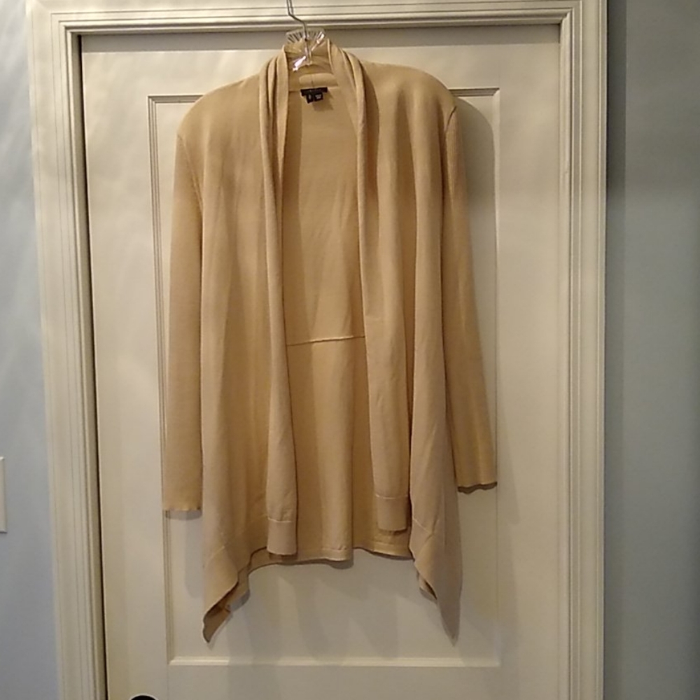 Theory beige sweater with ribbed sleeves
